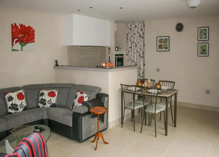 Nyaraló De Maurin *